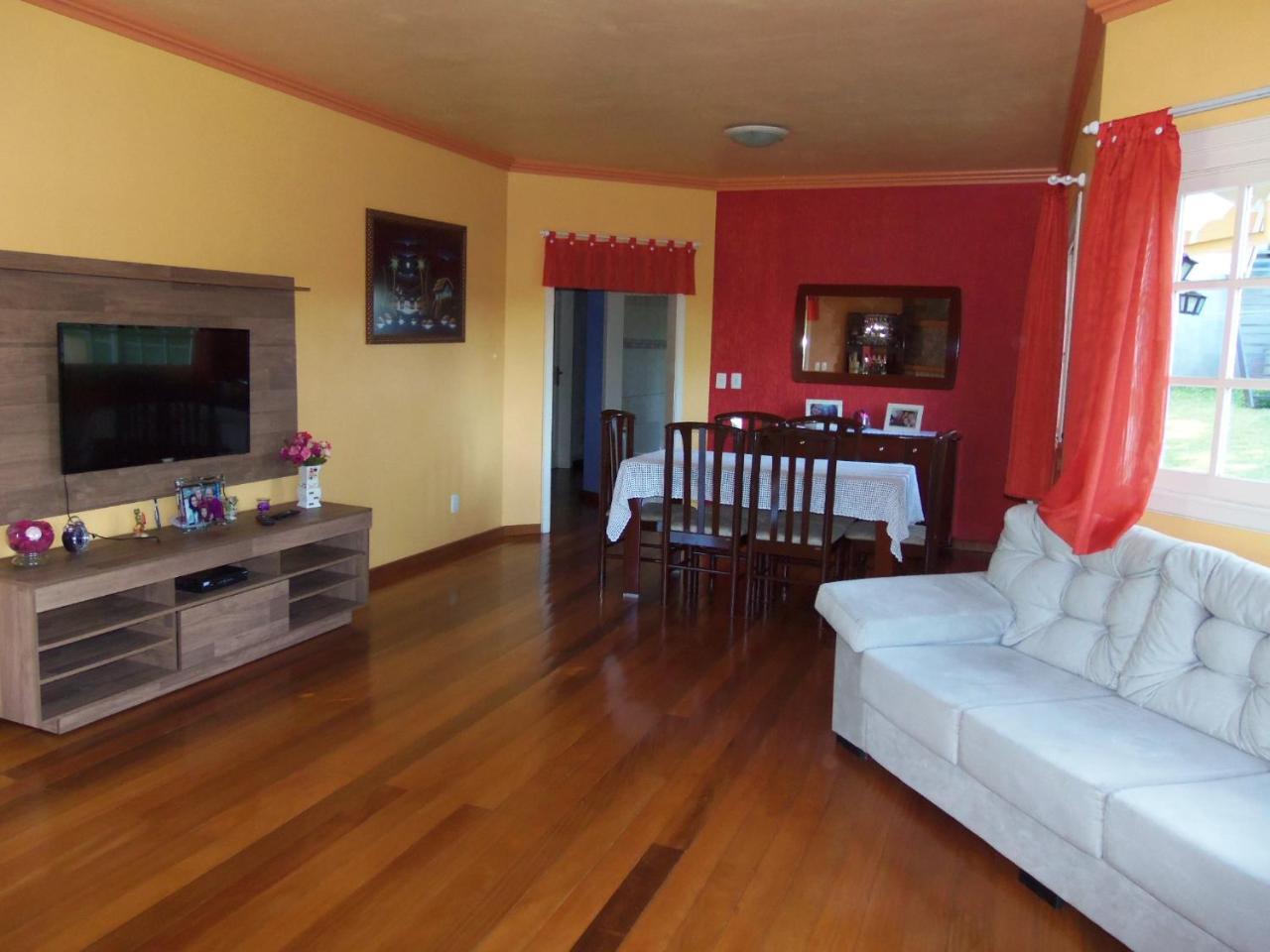 Casa Ampla Com Comodos Confortaveis กรามาโด ภายนอก รูปภาพ